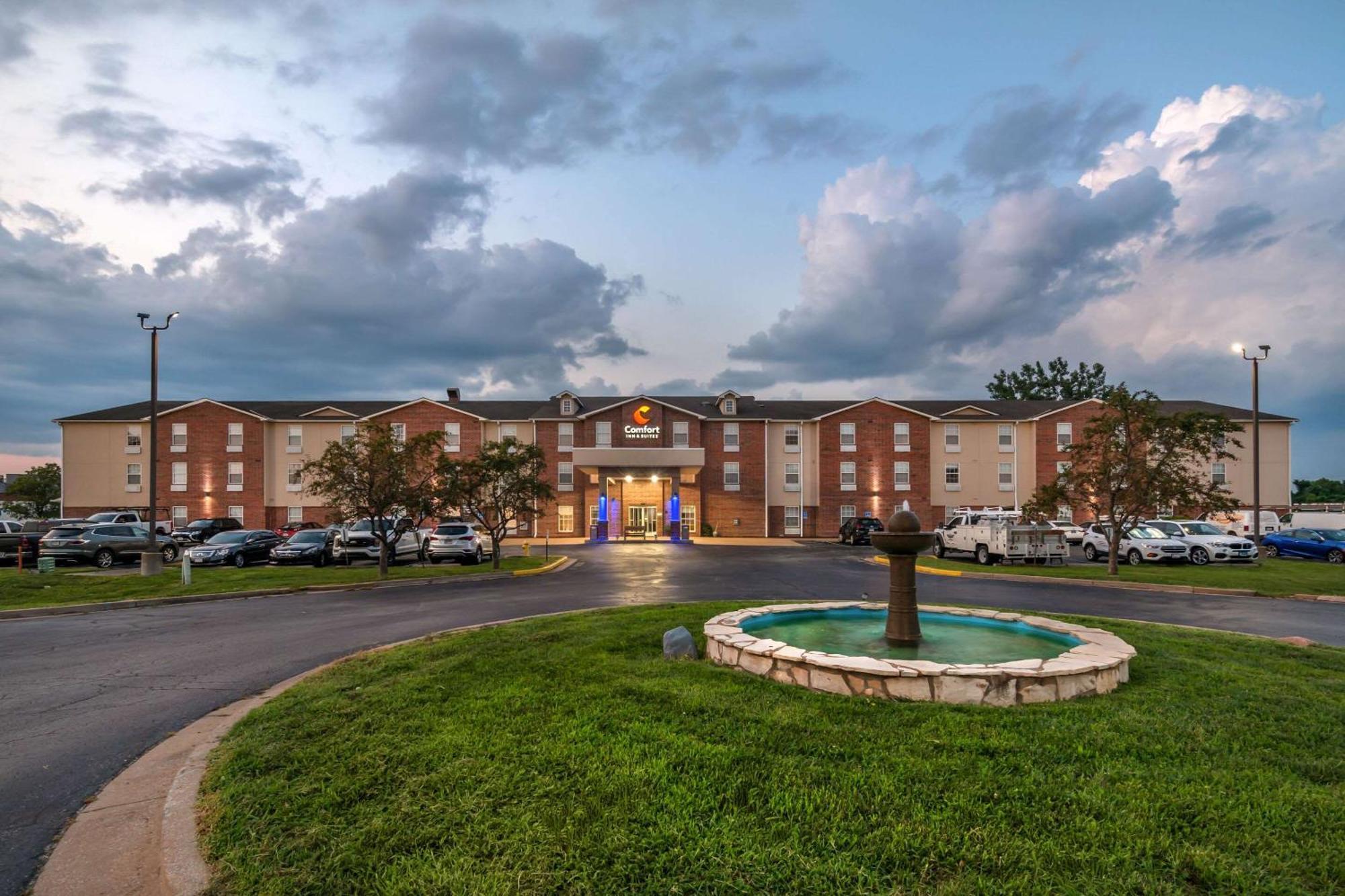 Comfort Inn & Suites St Louis - Chesterfield Exterior foto